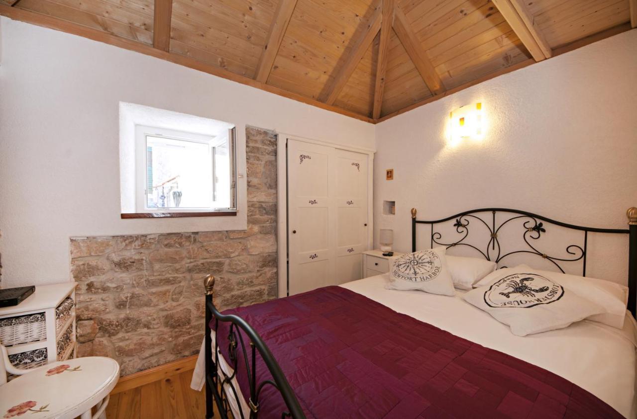 Seaside Holiday House Maslinica, Solta - 13965 Grohote エクステリア 写真